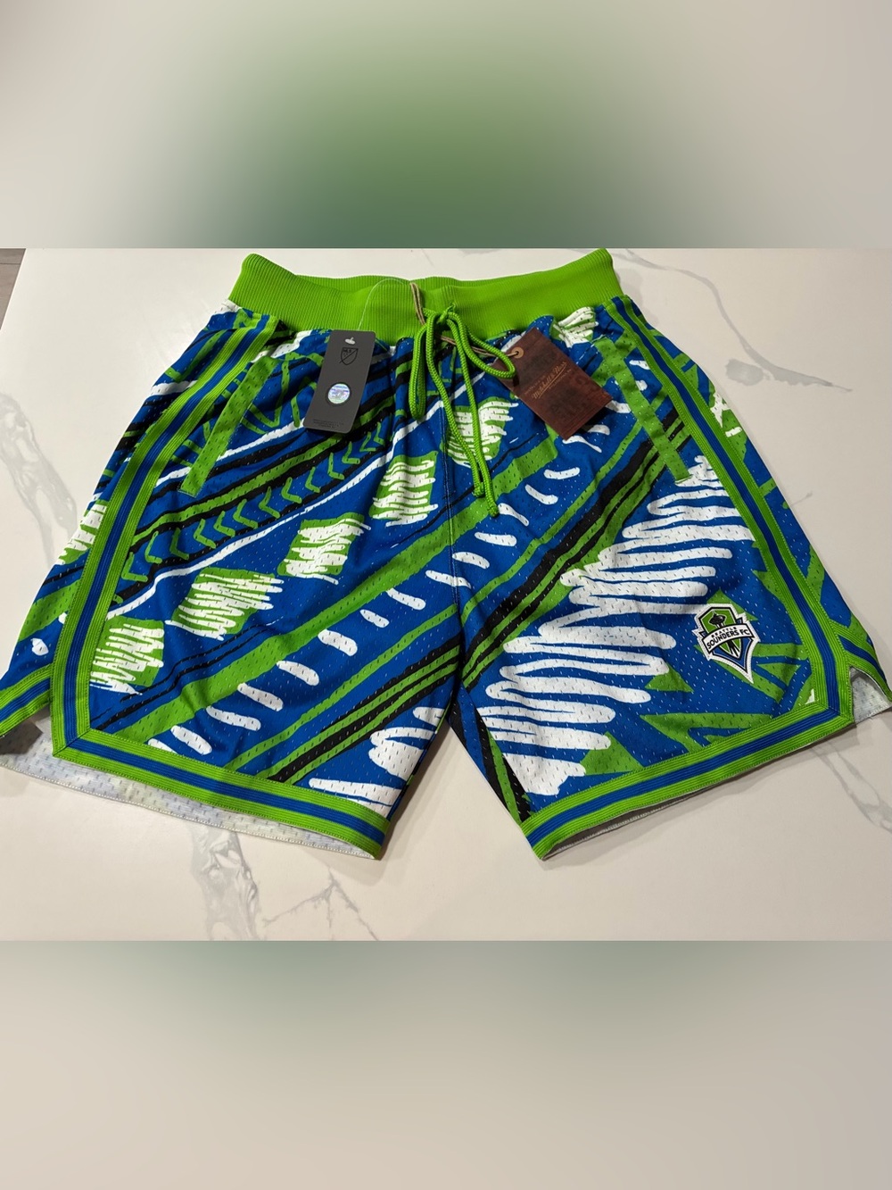Seattle Sounders FC Mitchell & Ness Menβs Game Day Shorts Retails $90